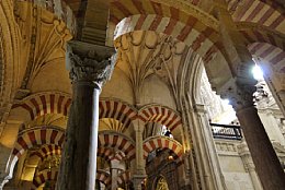 Freihandaufnahme mit ISO 800 in der Mezquita von Cordoba. Nachbearbeitung mit DxO Optics Pro V4.5 [Foto: Michael Hennemann]