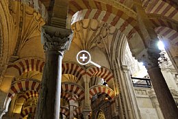 Freihandaufnahme mit ISO 800 in der Mezquita von Cordoba. Nachbearbeitung mit DxO Optics Pro V4.5 [Foto: Michael Hennemann]