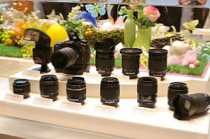 Samsung DSLR-System auf der CeBIT 2008 [Foto: MediaNord]