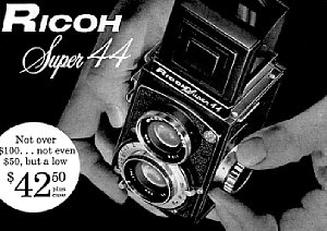 Amerikanische Anzeige für eine zweiäugige Spiegelreflexkamera von Ricoh [Bild: Harald Schwarzer]	 