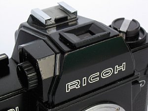 Umschaltbarer Sucher an der Ricoh TLS 401 [Foto: Harald Schwarzer]