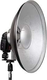 flash2softbox Adapter – Adapter mit BeautyDish [Foto: Sambesi Group]