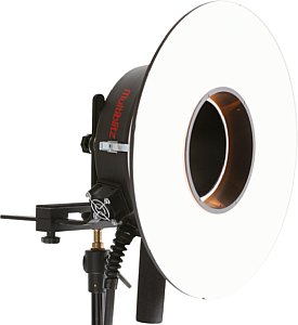 Multiblitz Compact Plus mit Ringflash [Foto: Multiblitz]