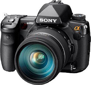 Sony Alpha 850 mit 28-75 mm [Foto: Sony]