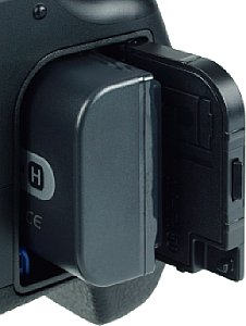 Sony Alpha 230 Batteriefach [Foto: MediaNord]