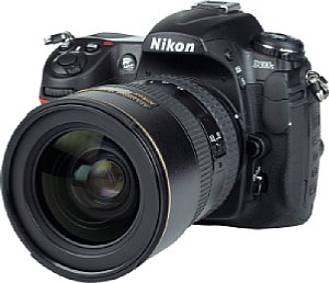 Nikon D300S mit AF-S Nikkor 17-55 mm 1:2.8 G ED [Foto: MediaNord]