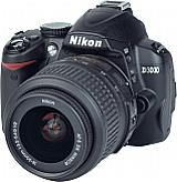 Nikon D3000 mit 18-55 mm 3.5-5.6 G VR [Foto: MediaNord]