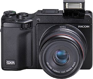 Ricoh GXR mit 50 mm 2.5 Makro [Foto: Ricoh]