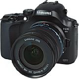 Samsung NX20 mit NX Lens 18-55 mm 3.5-5.6 III OIS i-Function [Foto: MediaNord]