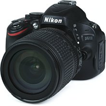 Nikon D5100 mit AF-S DX 18-105 mm VR
