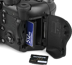 Fujifilm FinePix S9500  [Foto: MediaNord]