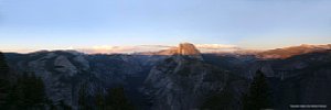 Panoramaaufnahme mit Ministativ - Yosemite-Valley in Nord-Californien mit dem Granit-Monoliten "The Half-Dome" (2005) [Foto: Helmut Scheuer]