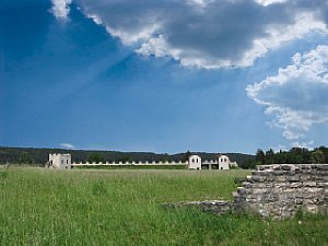 Bild 2: Diese Wolken wurden einem anderen Foto entnommen und in das Bild vom Limes verpflanzt [Foto: Martin Vieten]