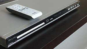 Philips DVP5960 DVD-Spieler mit Fernbedienung [Foto: MediaNord]