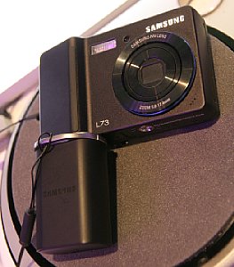 Samsung GPS Empfänger auf der PMA 2007 [Foto: Daniela Schmid]