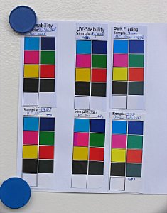 UV-Test bei Papierhersteller Sihl [Foto: Sihl]