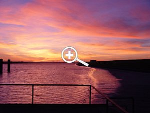 Sonnenuntergang an der Schleuse [Foto: Günter Hauschild]