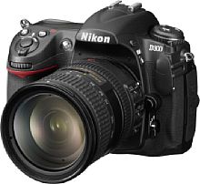 Nikon D300 mit AF-S Zoom-Nikkor 18-200mm/3,5-5,6G IF-ED [Foto: Nikon]