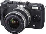Pentax Q10 mit Q-Lens 5-15 mm F2.8-4.5 [Foto: Pentax]