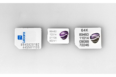 Bild Eine Nano-SIM-Karte (Mitte) ist nicht immer vorrätig. Am meisten Verbreitet sind immer noch die Micro-SIM-Karten (links und rechts). [Foto: MediaNord]