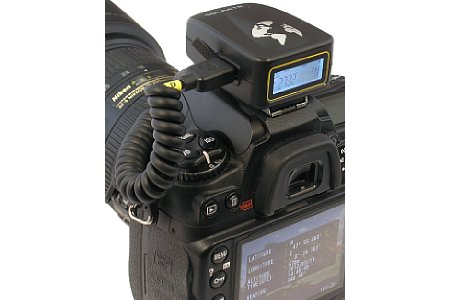 Bild Der Solmeta Geotagger Pro 2 kann über die Kamera mit Strom versorgt werden.