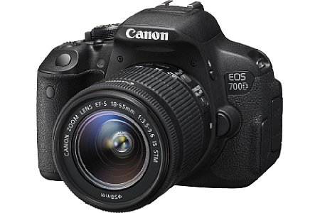 Bild Die Canon EOS 700D besitzt ein höherwertiges Gehäuse als noch die 650D, die nicht mehr produziert wird.