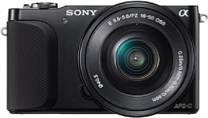 Sony NEX-3N mit E 16-50 mm  [Foto: Sony]