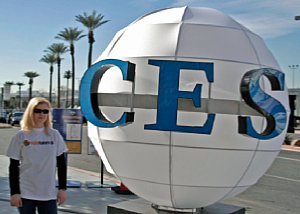 International Consumer Electronic Show CES Las Vegas 2008 – digitalkamera.de-US-Korrespondentin Daniela Schmid auf der CES 2008 in Las Vegas [Foto: Daniela Schmid]