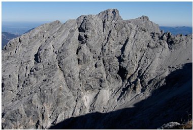 Bild 4 Graue Felswand, Hochkalter-Massiv/Berchtesgadener Land [Foto: Heiko Berner]