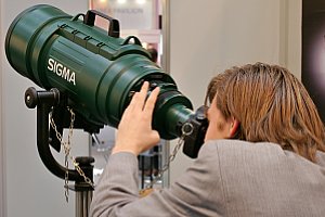 Sigma 200-500mm F2,8 auf dem adf-Stand der CeBIT 2008 [Foto: MediaNord]