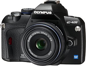 Olympus E-420 mit 25mm Objektiv [Foto: Olympus]