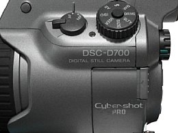 DSC D700 Cyber-shot Pro [Foto: Harald Schwarzer]