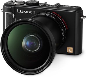Panasonic Lumix DMC-LX3 mit Weitwinkelkonverter (18 mm) [Foto: Panasonic]