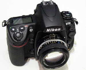 AIS-Objektiv an der Nikon D700 [Foto: Harald Schwarzer]