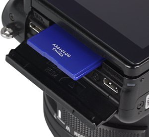 Sony NEX-3N Speicherkartenfach [Foto: MediaNord]