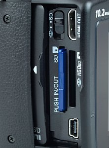 Sony Alpha 230 Speicherkartenfach [Foto: MediaNord]