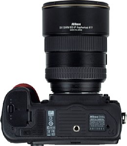 Nikon D300S mit AF-S Nikkor 17-55 mm 1:2.8 G ED [Foto: MediaNord]