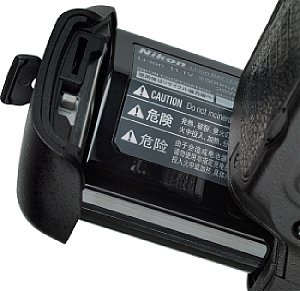Nikon D3S Batteriefach [Foto: MediaNord]