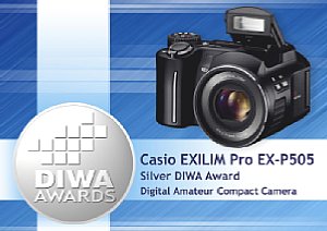 Silberner DIWA Award für die Casio Exilim Pro EX-P505 [Foto: DIWA]