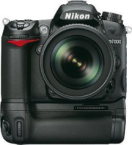 Nikon D7000 mit AF-S Nikkor 18-105 mm [Foto: Nikon]