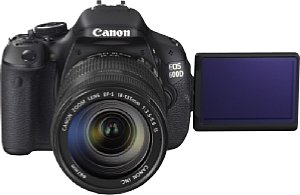 Canon EOS 600D mit EF-S 18-135 mm 1:3.5-5.6 IS [Foto: Canon]