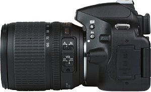 Nikon D5100 mit AF-S 18-105 mm 3.5-5.6 DX G ED VR [Foto: MediaNord]
