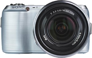 Sony NEX-C3 mit E 18-55 mm 3.5-5.6 OSS [Foto: MediaNord]