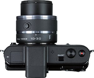 Nikon 1 V1 mit 1-Mount VR 10-30 mm 3.5-5.6 [Foto: MediaNord]