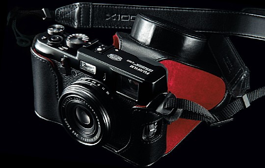 Fujifilm X100 Black Limited Edition in Bereitschaftstasche