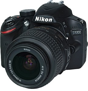 Nikon D3200 mit AF-S 18-55 [Foto: MediaNord]