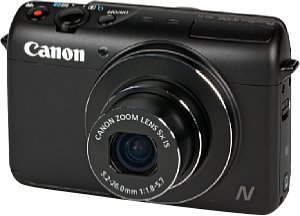 Mit der PowerShot N100 stellt Canon eine Kompaktkamera vor, die zusätzlich zur normalen Hauptkamera eine zweite, als „Story-Kamera“ nach hinten gerichtete 25-mm-Weitwinkel-Optik bietet. [Foto: MediaNord]