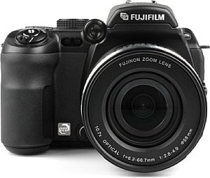 Fujifilm FinePix S9500  [Foto: MediaNord]