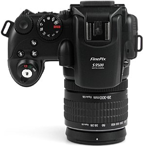 Fujifilm FinePix S9500  [Foto: MediaNord]