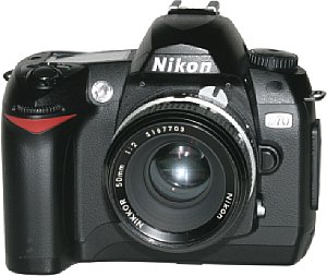 Nikon D70 mit montiertem MF Nikkor 50 mm 1:2  [Foto: MediaNord]